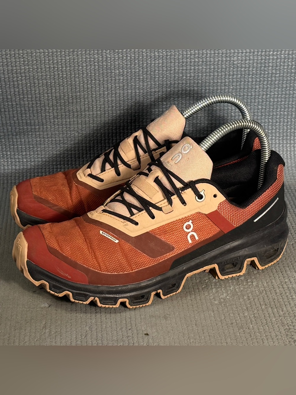 On Cloud Women’s On Running CloudVenture Waterproof Trail Running Shoes Size 8